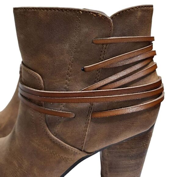 NEW MADDEN GIRL Denice Strapped Brown Ankle Booties Size 8 - Picture 8 of 12